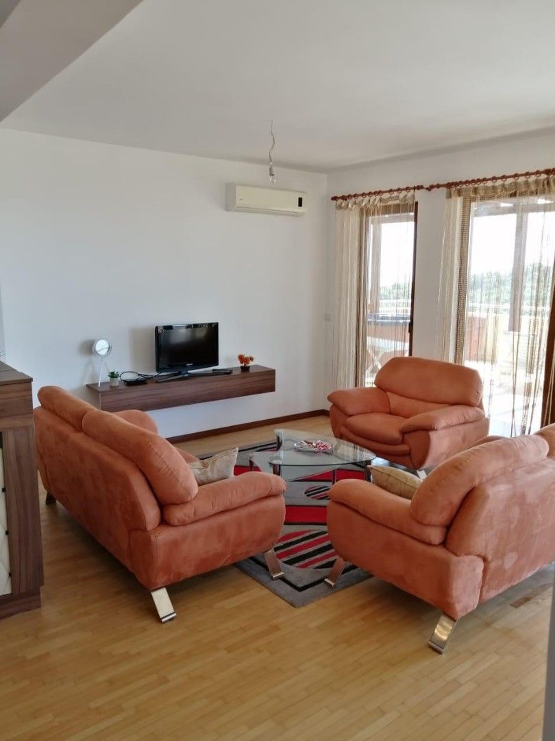 Appartamento a Petrovac, Montenegro, 200 m² - foto 3