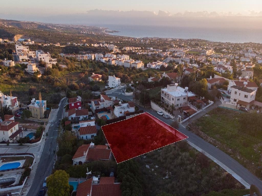 Land in Paphos, Cyprus, 592 m² - picture 1
