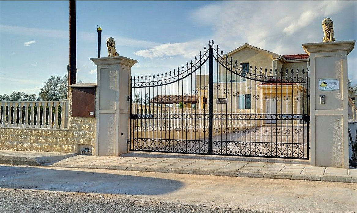 Villa in Paphos, Cyprus - picture 1