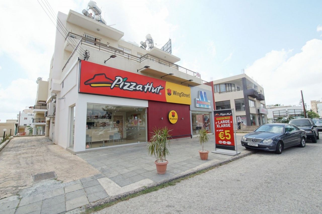 Commercial property in Paphos, Cyprus, 530 m² - picture 1
