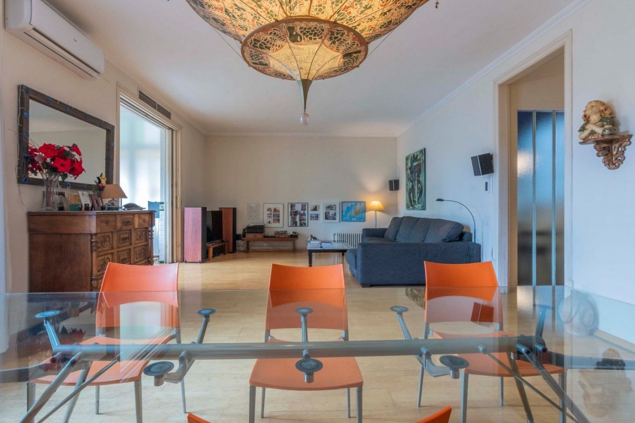 Piso en Barcelona, España, 209 m² - imagen 8