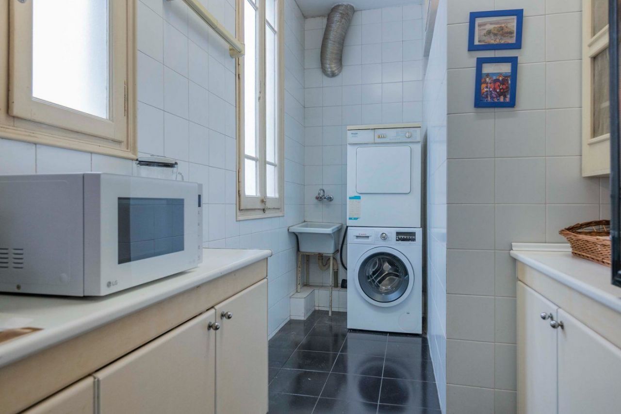 Piso en Barcelona, España, 209 m² - imagen 13