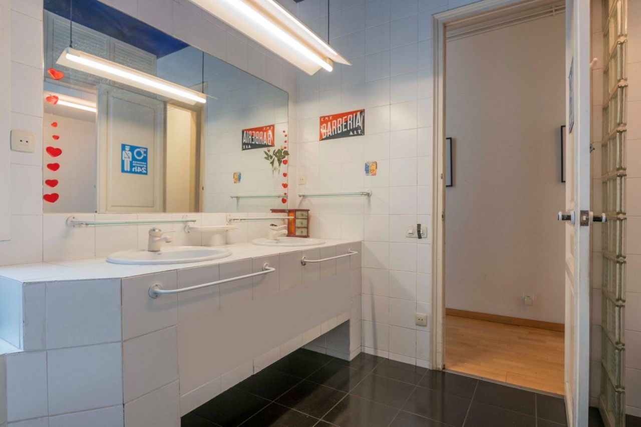 Piso en Barcelona, España, 209 m² - imagen 18