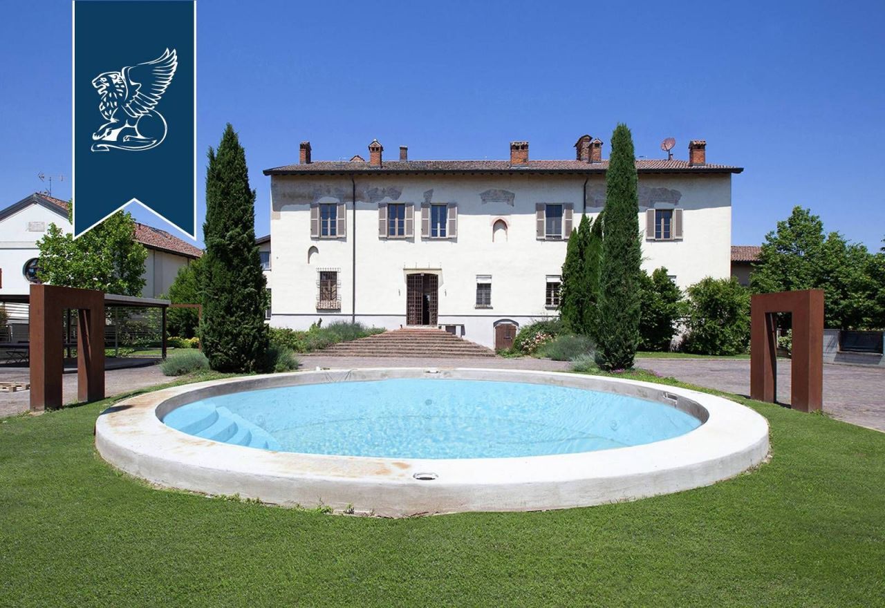 Villa à Pavía, Italie, 1 000 m² - image 1