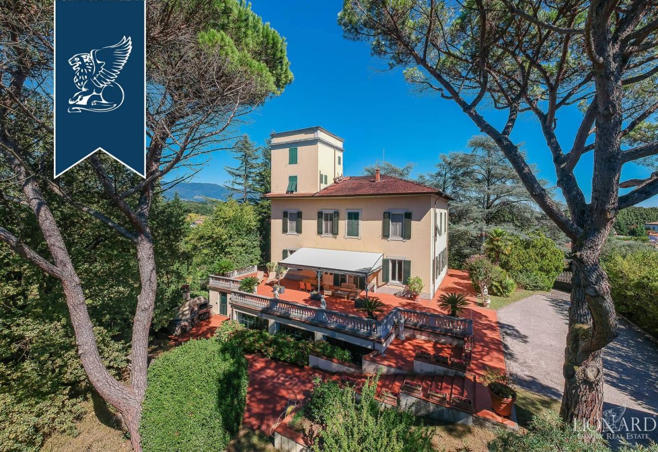 Villa en Lucca, Italia, 759 m² - imagen 1