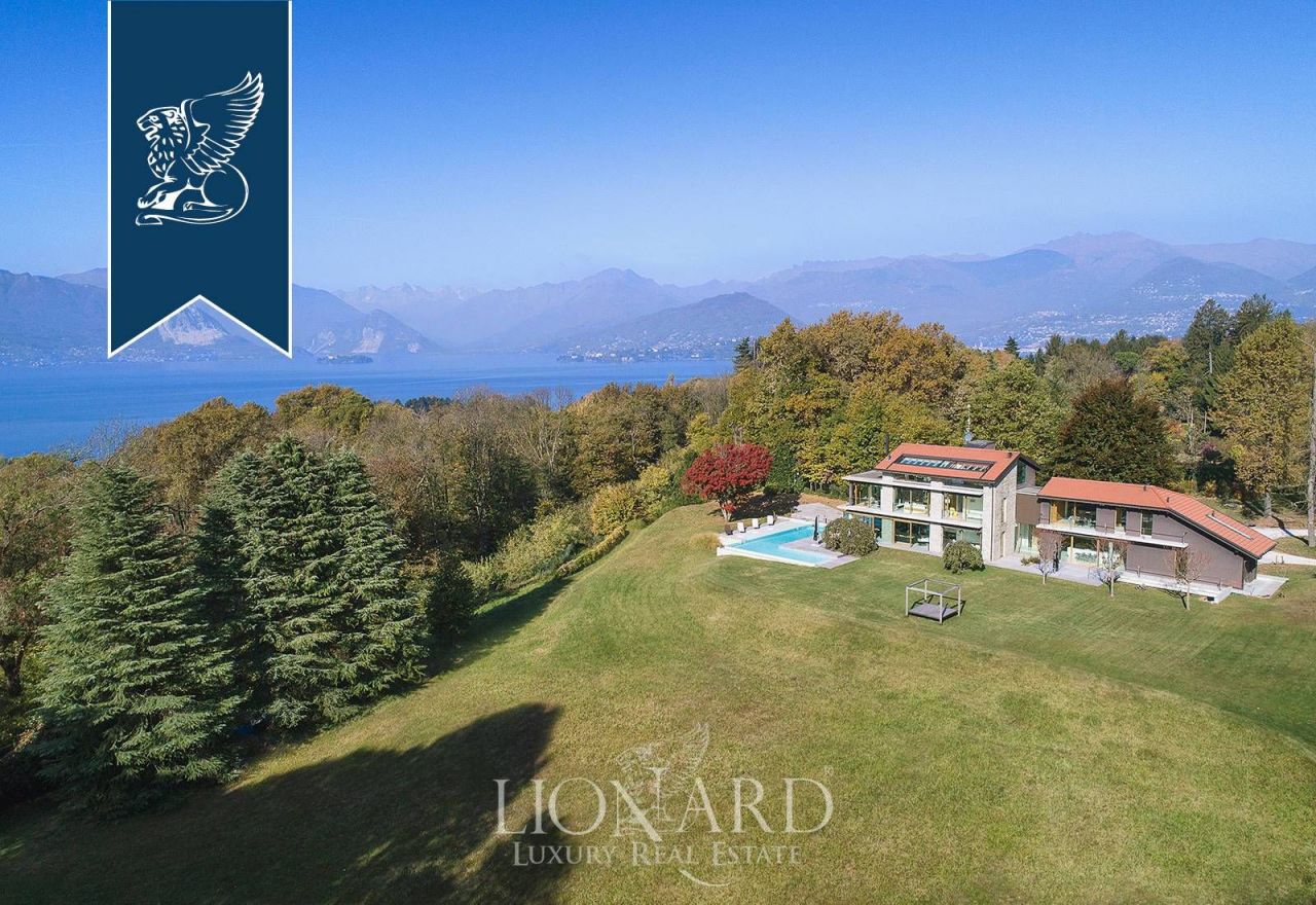 Villa in Laveno-Mombello, Italien, 500 m² - Foto 1