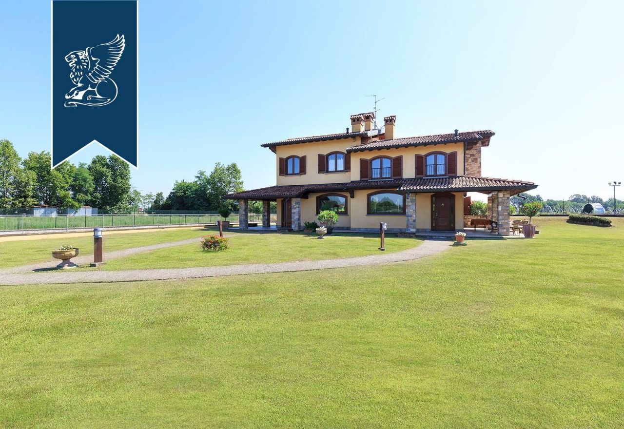 Villa en Bérgamo, Italia, 500 m² - imagen 1