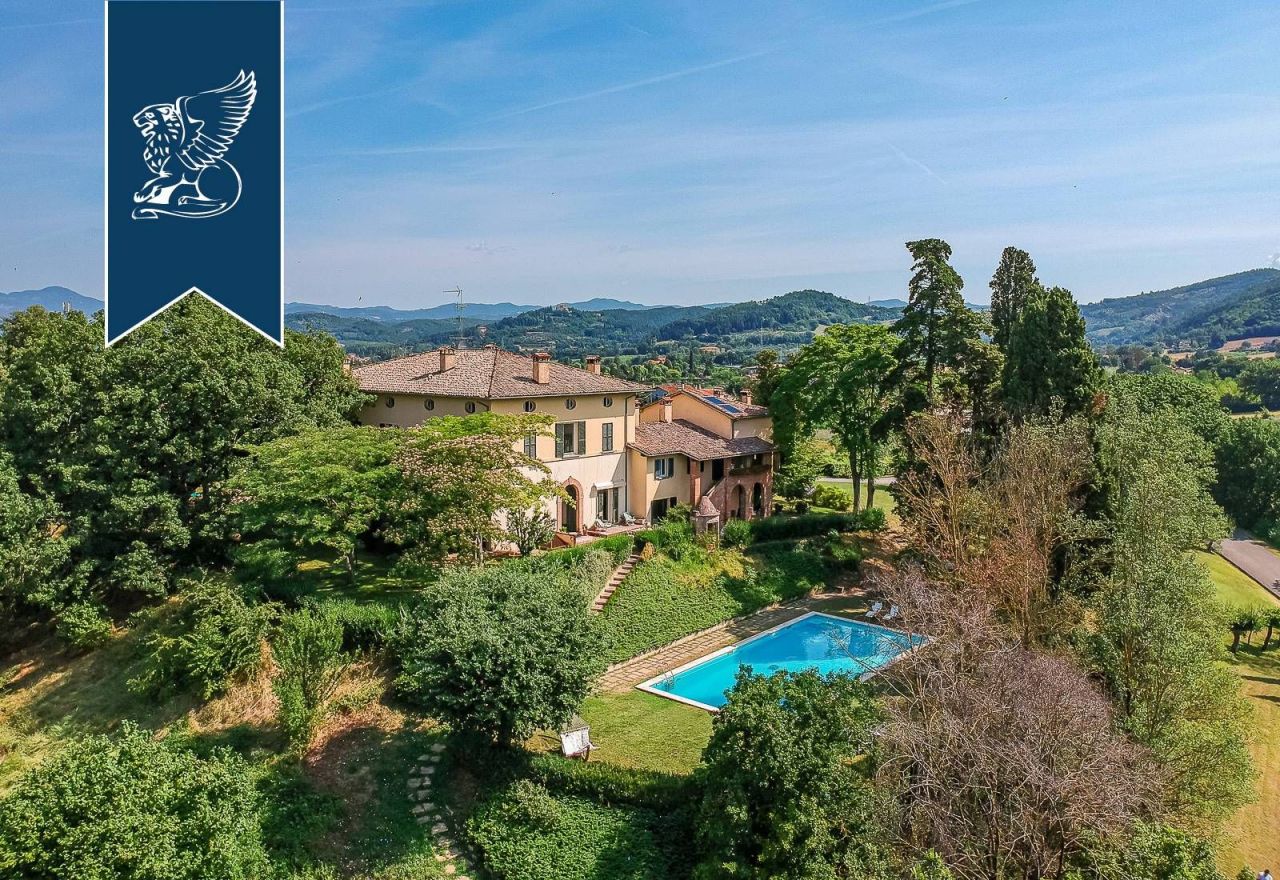 Villa en Citta di Castello, Italia, 1 000 m² - imagen 1