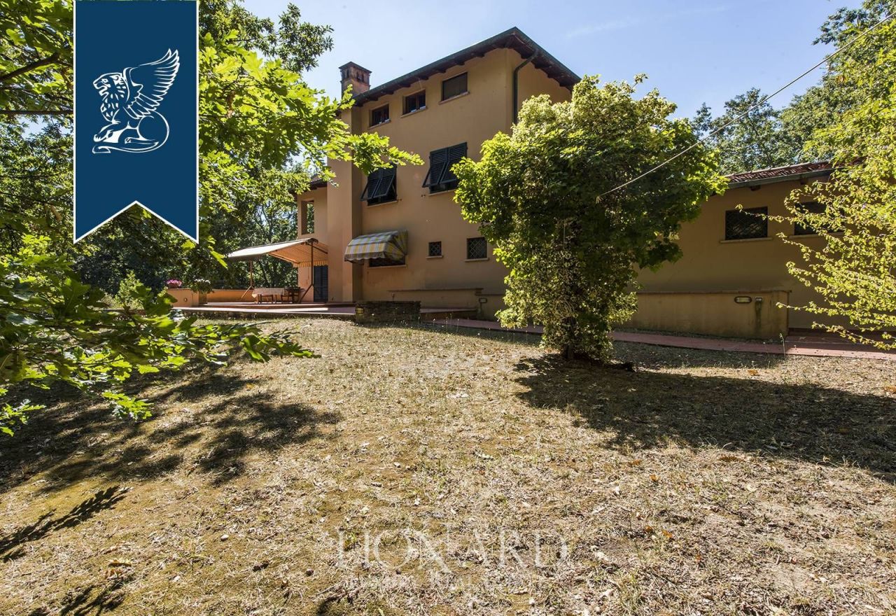 Villa in Lucca, Italien, 500 m² - Foto 1