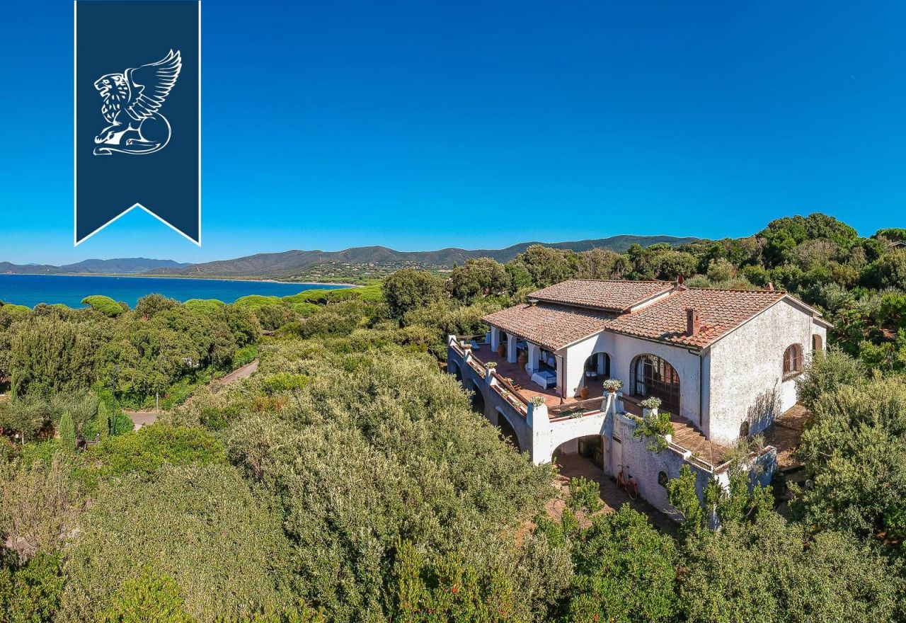 Villa à Castiglione della Pescaia, Italie, 400 m² - image 1