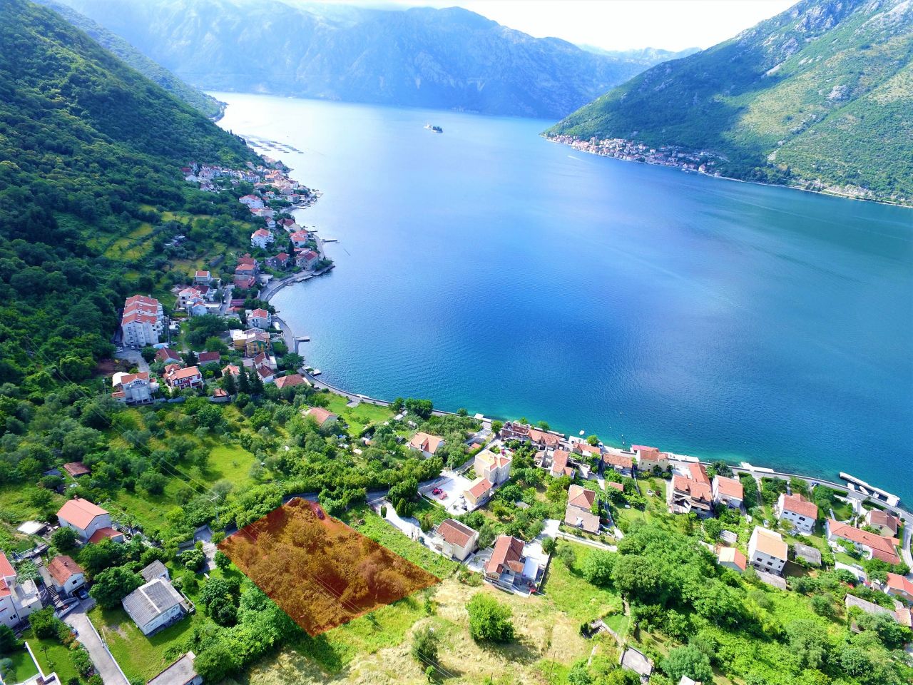 Terreno en Stoliv, Montenegro, 1 805 m² - imagen 1