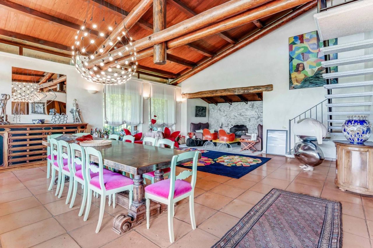 Villa à Laveno-Mombello, Italie, 519 m² - image 12