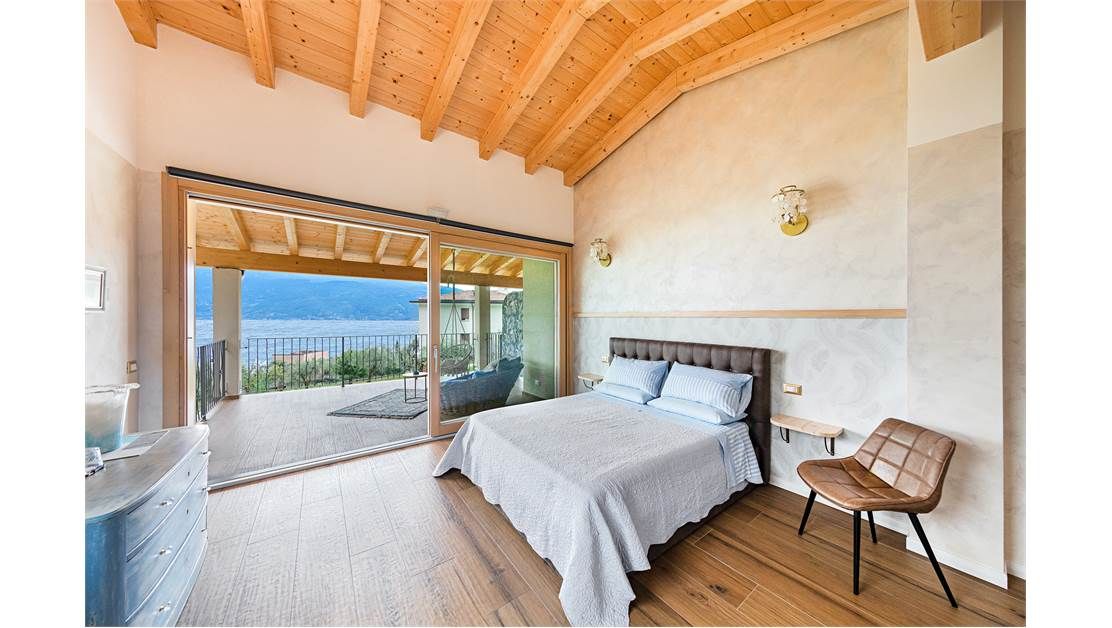 Villa on Lake Garda, Italy, 280 m² - picture 9