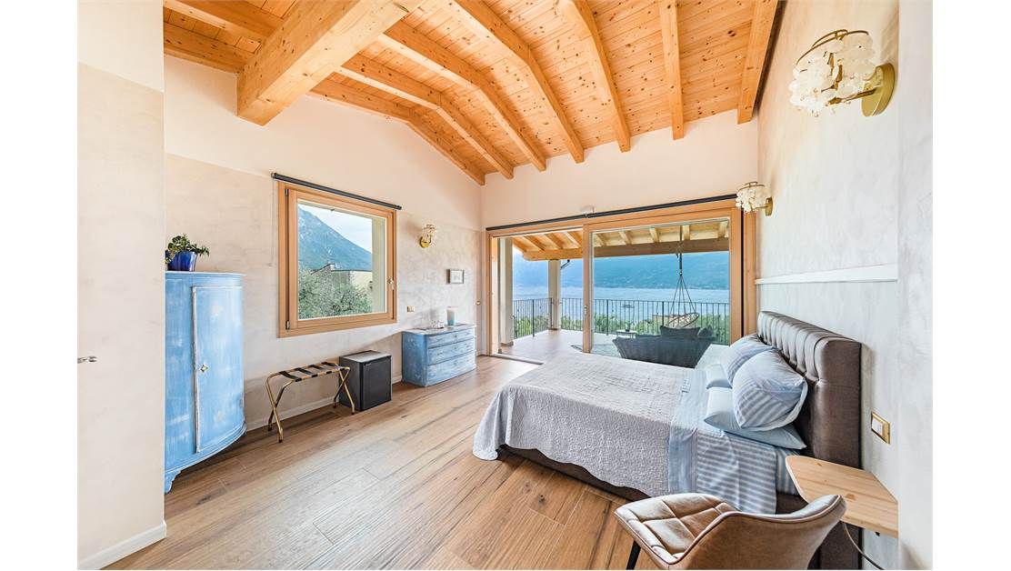 Villa on Lake Garda, Italy, 280 m² - picture 8