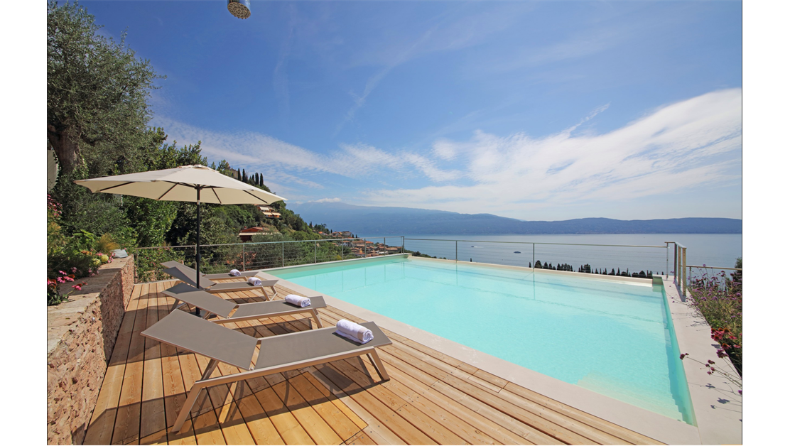 Villa on Lake Garda, Italy, 450 m² - picture 2