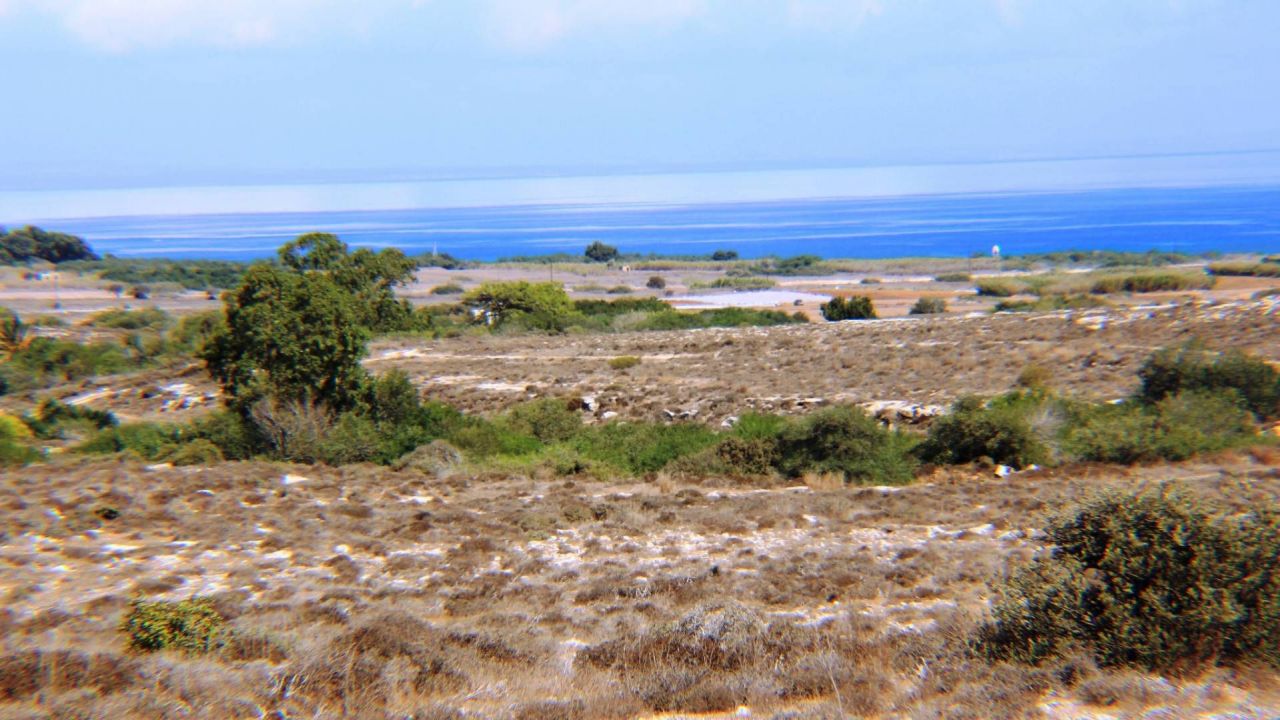 Land in Paralimni, Cyprus, 1 364 m² - picture 1