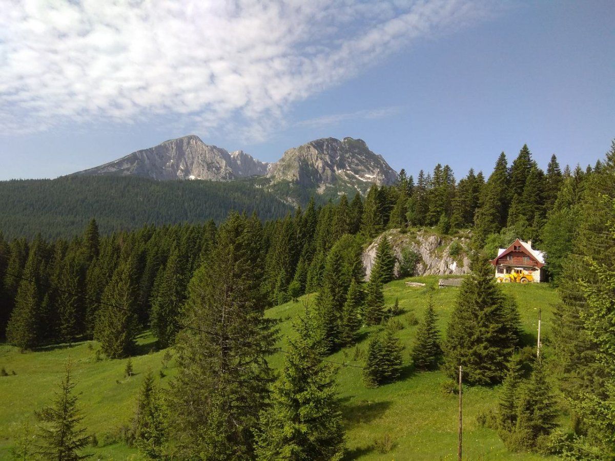 Grundstück in Zabljak, Montenegro, 1 718 m² - Foto 1