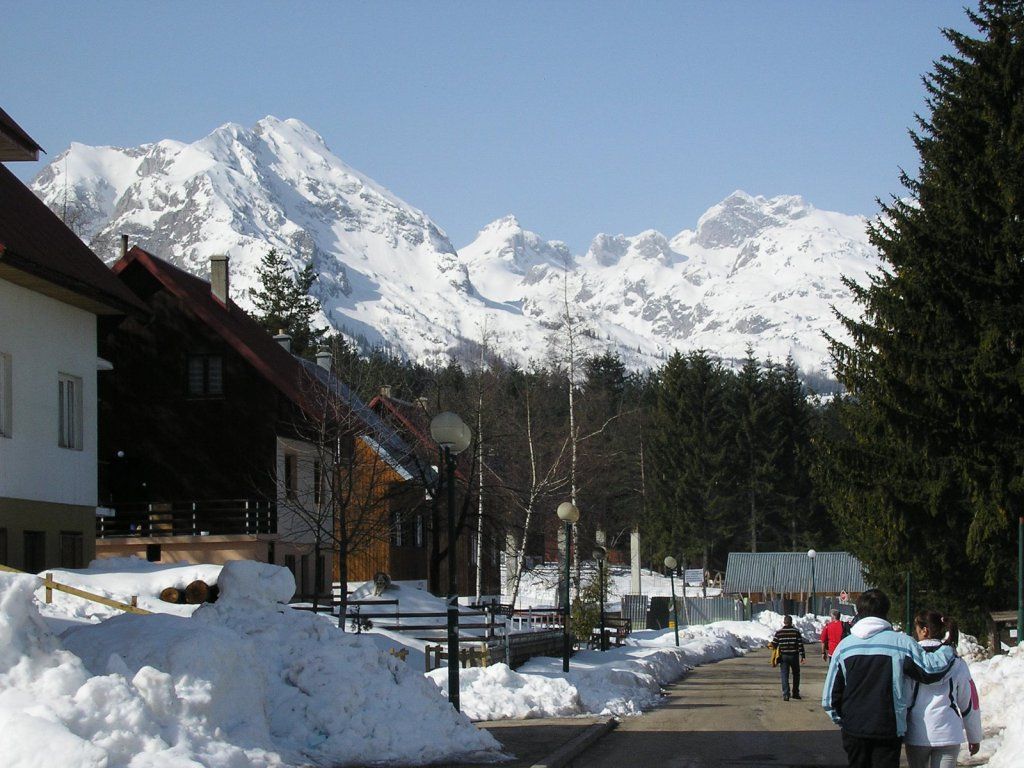 Terrain à Zabljak, Monténégro, 1 718 m² - image 11