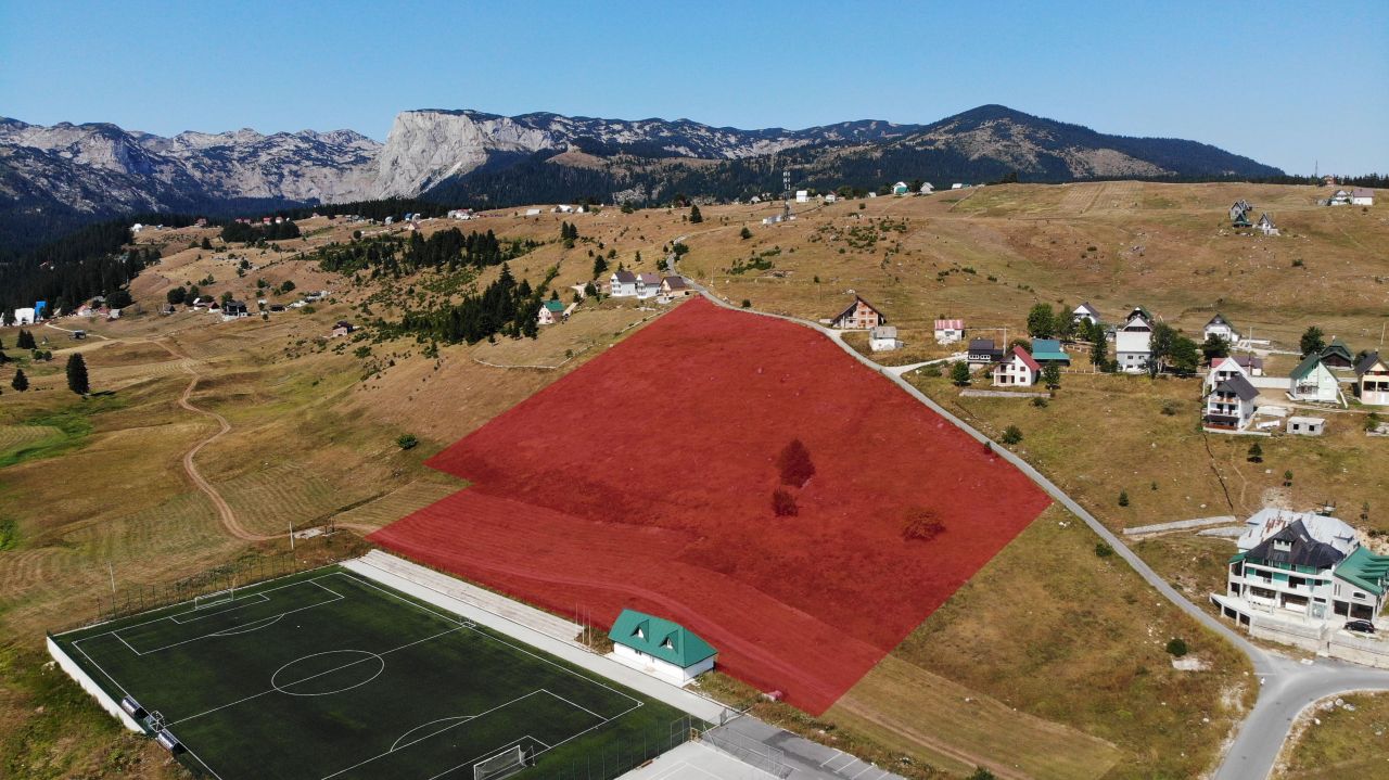 Terreno en Zabljak, Montenegro, 2.2 ha - imagen 1