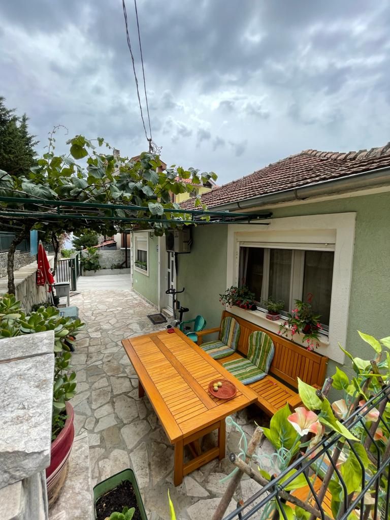 Haus in Herceg-Novi, Montenegro, 90 m² - Foto 1