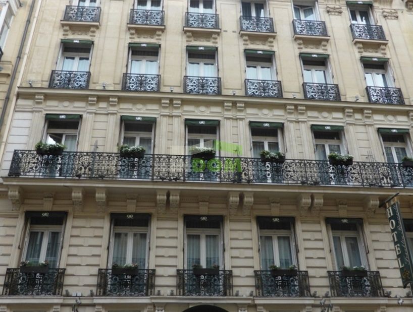 Investment project in Paris, France, 2 072 m² - picture 1