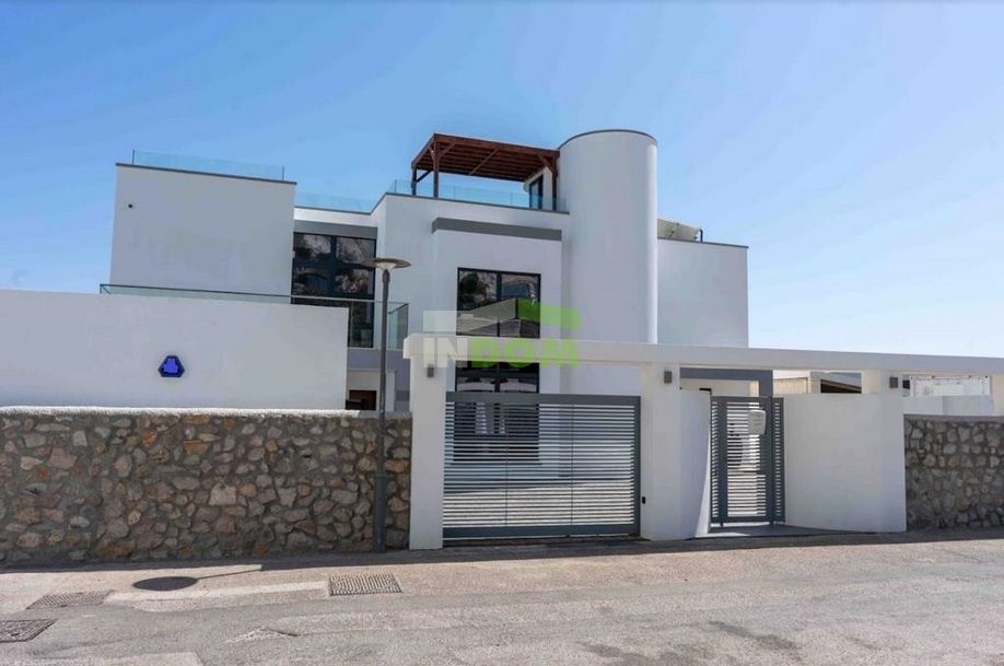 Villa Gibraltar, Gibraltar, 310 m² - picture 1