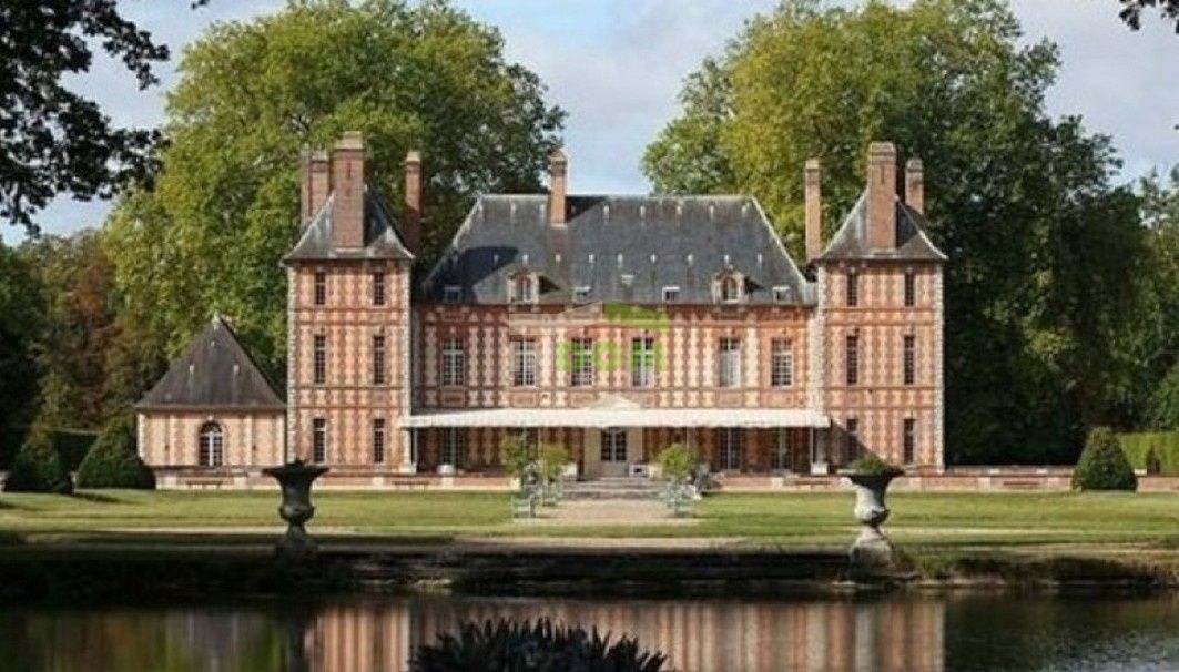 Castle in Paris, France, 800 m² - picture 1