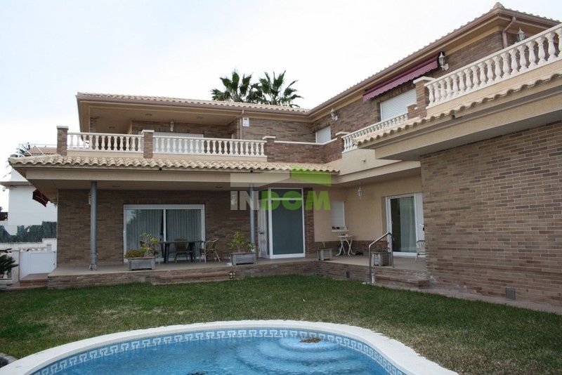 Maison sur la Costa Dorada, Espagne, 525 m² - image 1