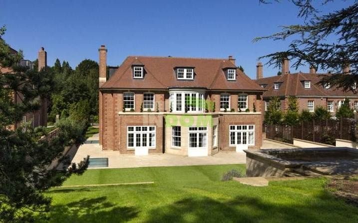 Mansion in London, United Kingdom, 1 841.5 m² - picture 1