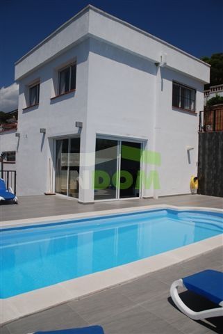 Haus in Costa Brava, Spanien, 350 m² - Foto 1