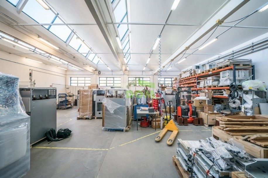 Commercial apartment building in Prague, Czech Republic, 1 412 m² - picture 2