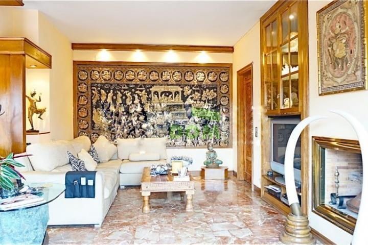 Apartment in Barcelona, Spain, 285 m² - picture 2