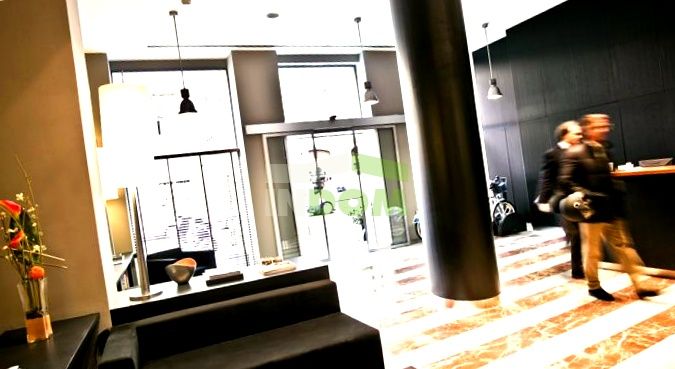 Hôtel à Barcelone, Espagne, 1 525 m² - image 2