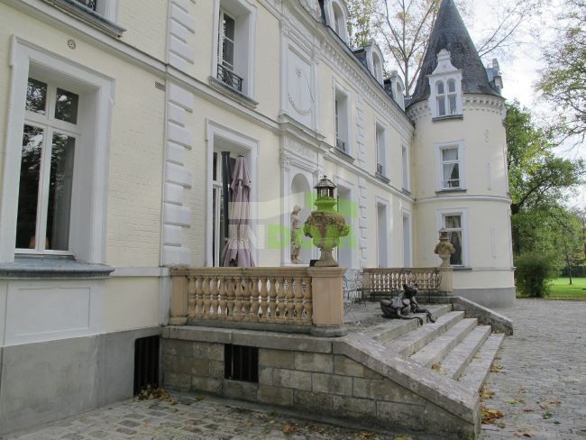 Castle in Paris, France, 900 m² - picture 2