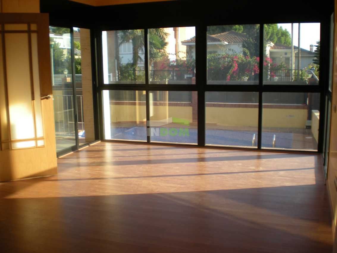 Casa en la Costa Dorada, España, 370 m² - imagen 2