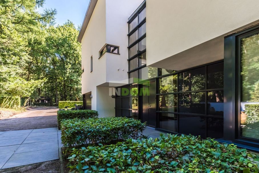 Villa à Utrecht, Pays-Bas, 612 m² - image 3