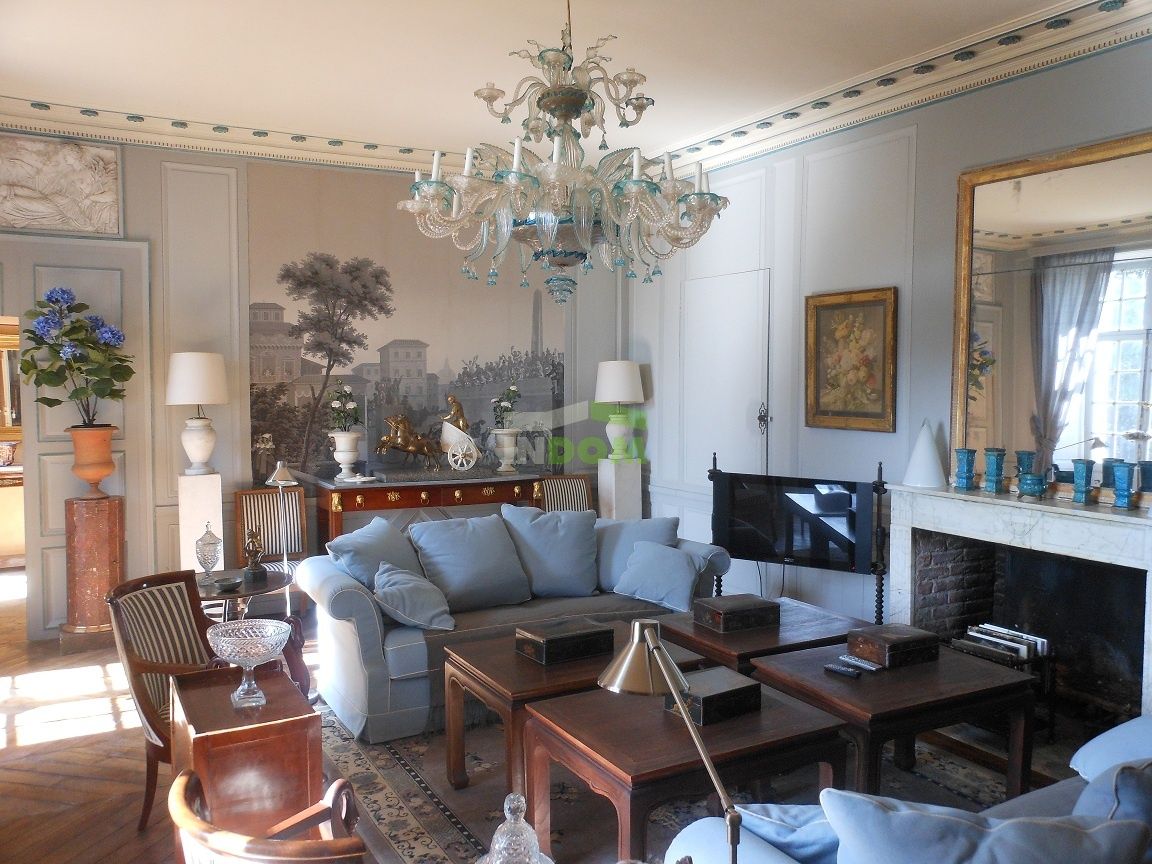 Castle in Paris, France, 1 100 m² - picture 3