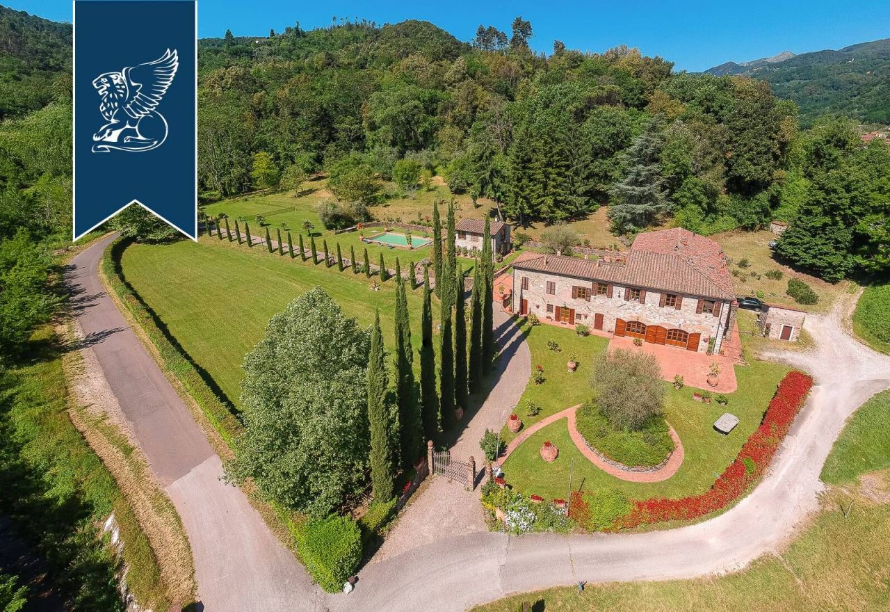 Farm in Lucca, Italien, 900 m² - Foto 1