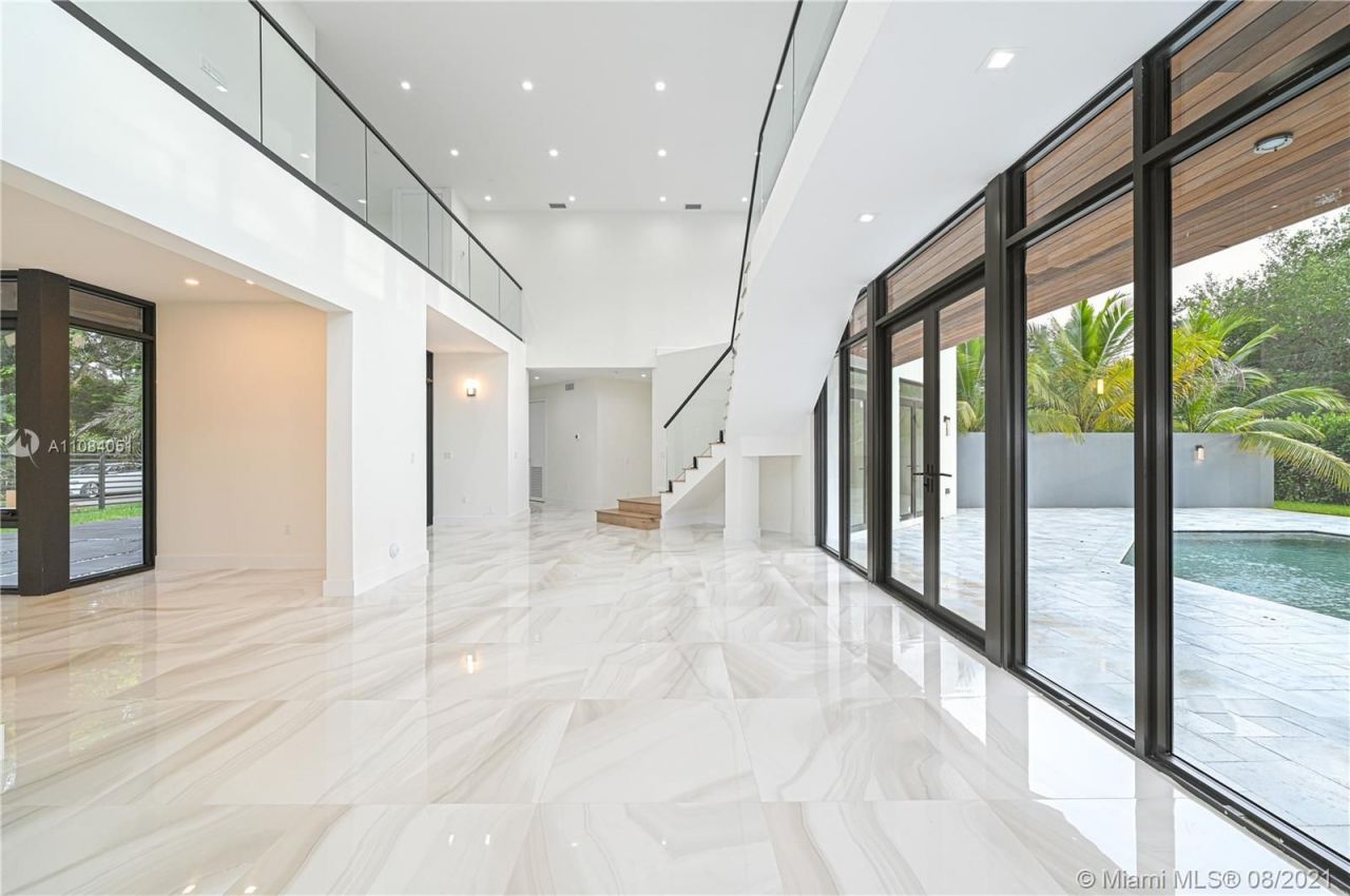 Villa en Miami, Estados Unidos, 550 m² - imagen 2