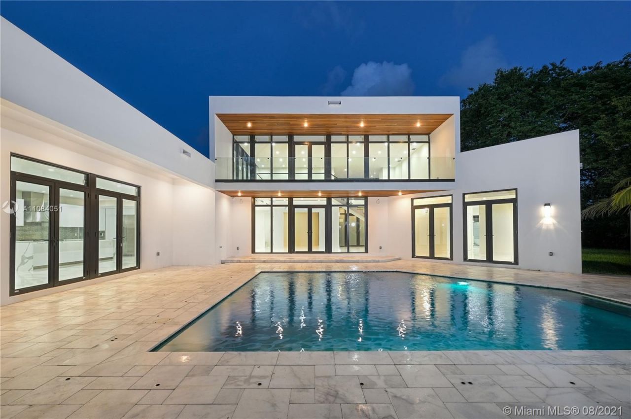 Villa en Miami, Estados Unidos, 550 m² - imagen 1