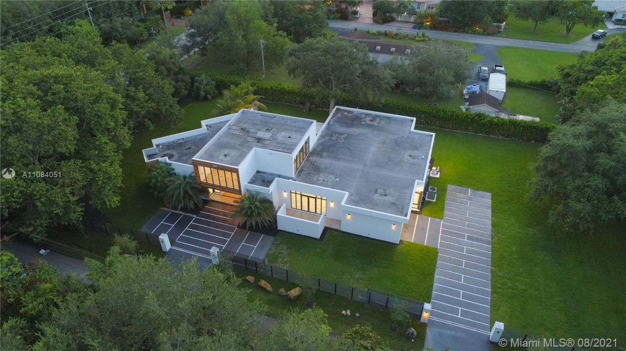 Villa en Miami, Estados Unidos, 550 m² - imagen 4