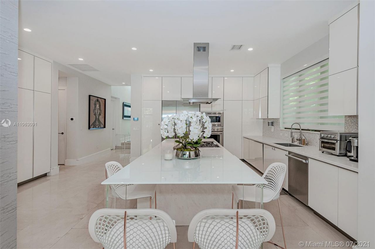 Villa à Miami, États-Unis, 390 m² - image 9