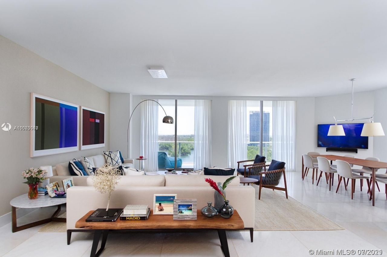 Apartment in Miami, USA, 180 m² - picture 1