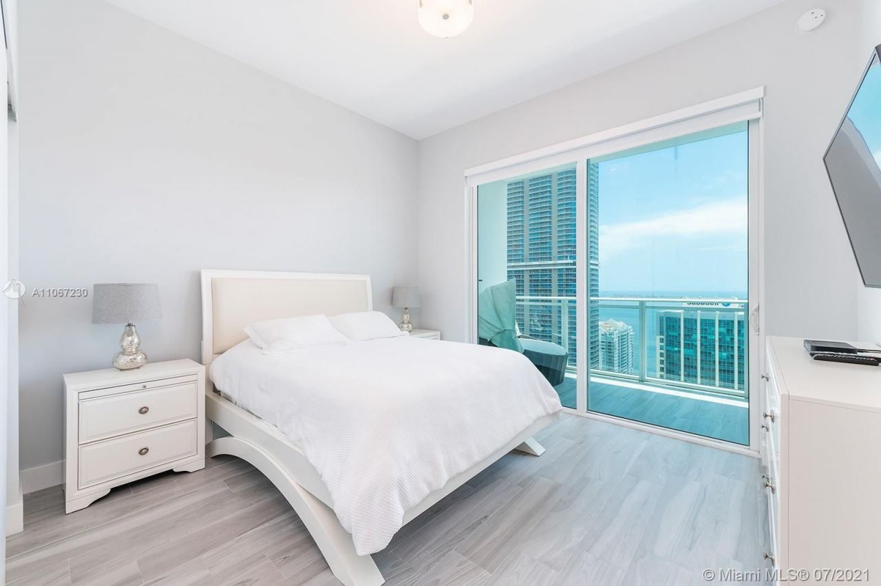 Apartamento en Miami, Estados Unidos, 150 m² - imagen 11