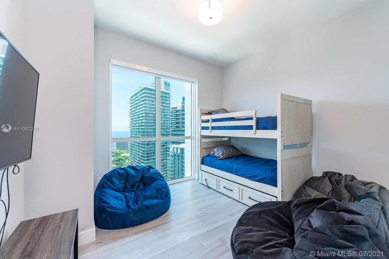 Apartamento en Miami, Estados Unidos, 150 m² - imagen 6