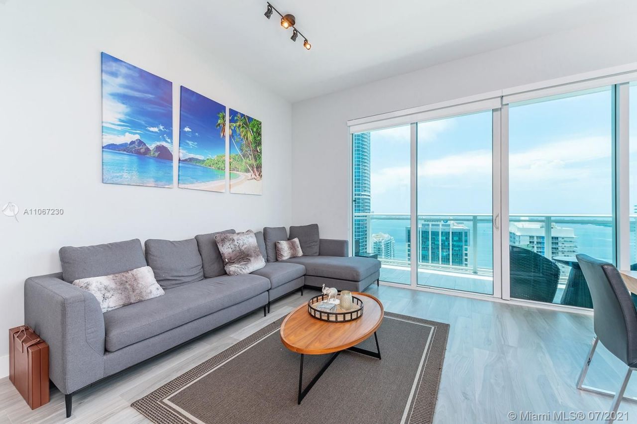 Apartamento en Miami, Estados Unidos, 150 m² - imagen 12