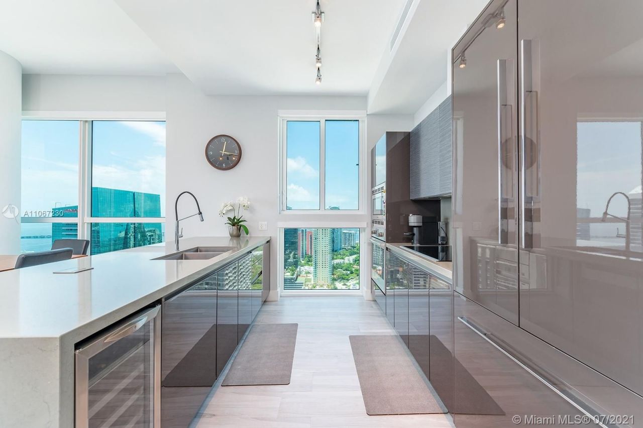 Apartamento en Miami, Estados Unidos, 150 m² - imagen 14