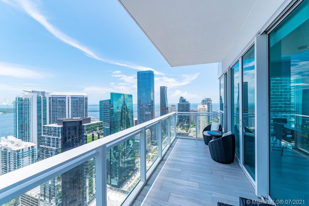 Apartamento en Miami, Estados Unidos, 150 m² - imagen 5