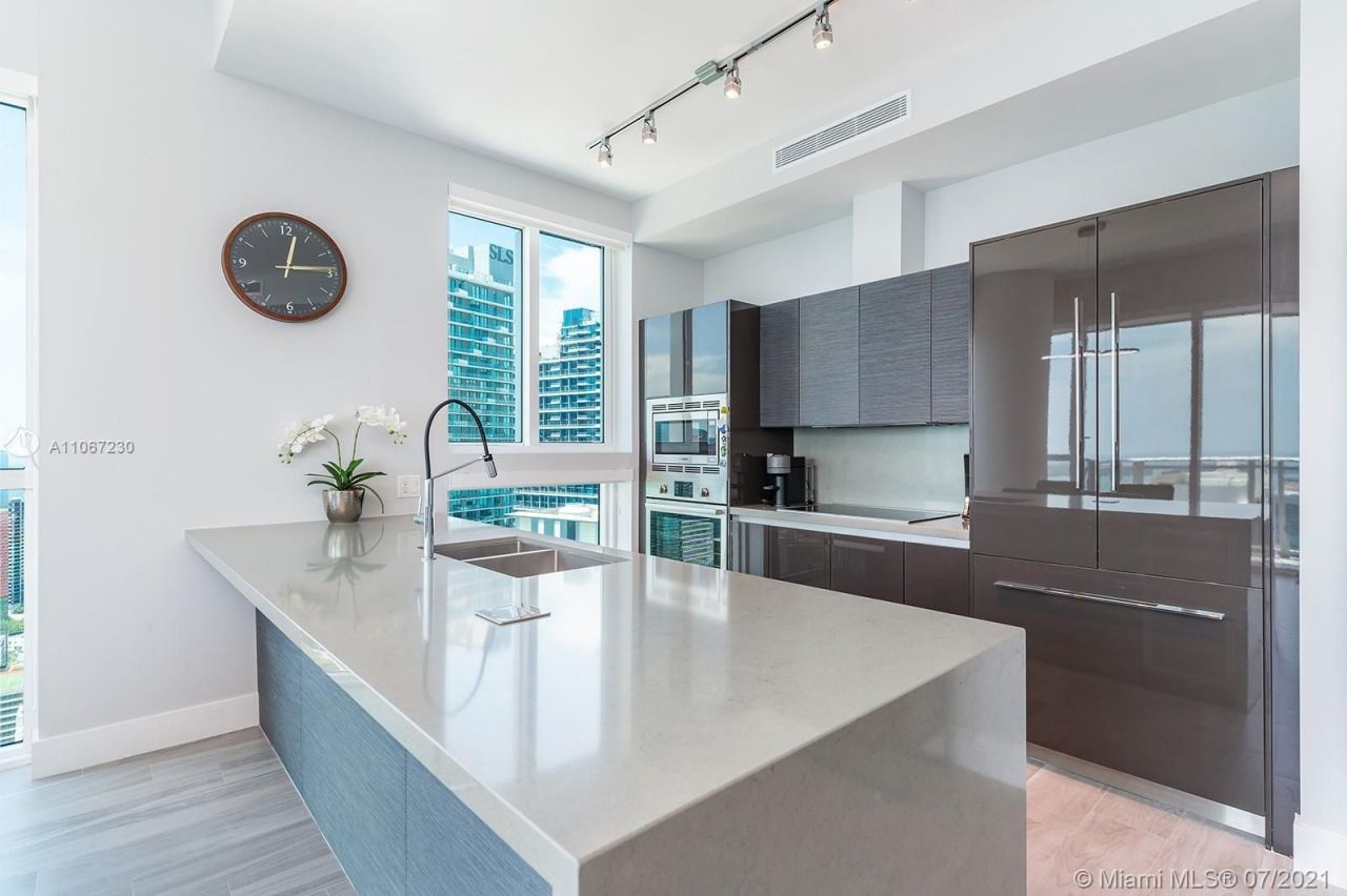 Apartamento en Miami, Estados Unidos, 150 m² - imagen 15