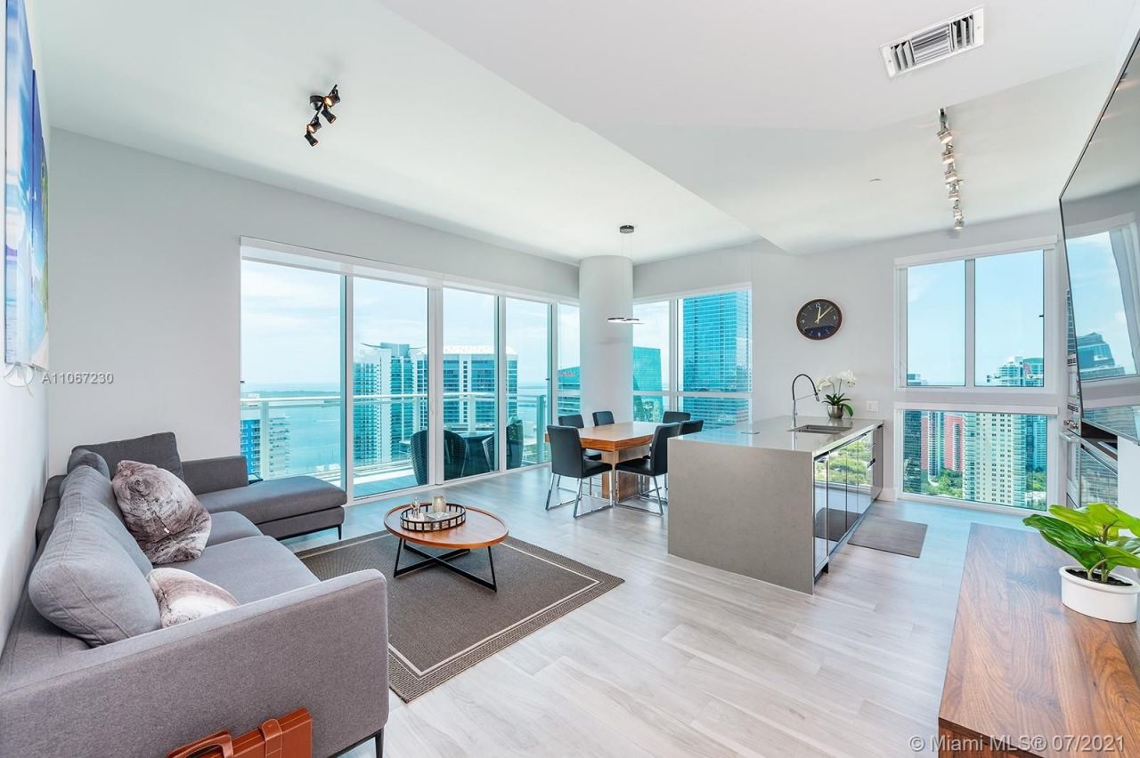 Apartment in Miami, USA, 150 m² - picture 1